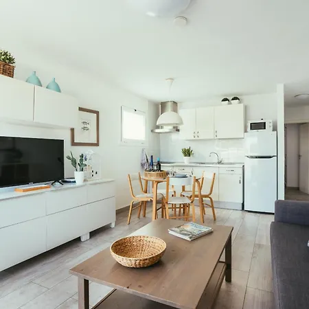 Playa Chica - Cozy & Comfy, Balcony, 2 Min To Beach شقة *