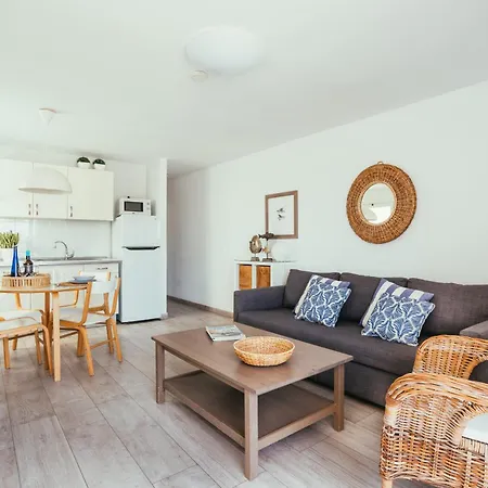 Playa Chica - Cozy & Comfy, Balcony, 2 Min To Beach