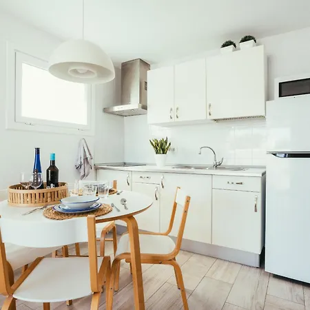Playa Chica - Cozy & Comfy, Balcony, 2 Min To Beach شقة *