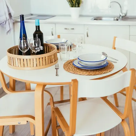 شقة Playa Chica - Cozy & Comfy, Balcony, 2 Min To Beach بويرتو ذيل كارمين