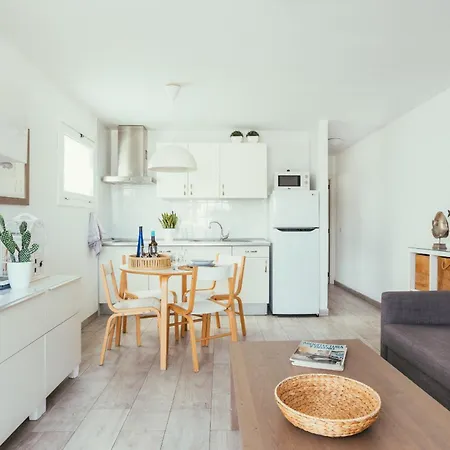 Playa Chica - Cozy & Comfy, Balcony, 2 Min To Beach * بويرتو ذيل كارمين