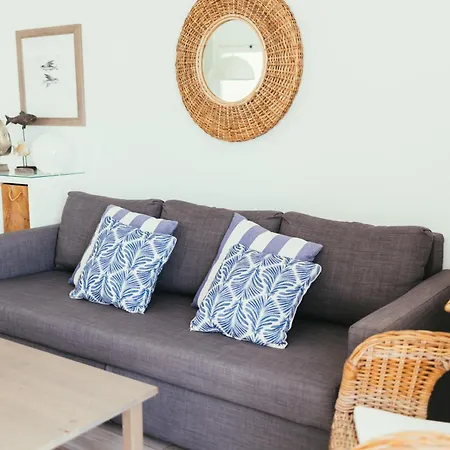 Playa Chica - Cozy & Comfy, Balcony, 2 Min To Beach شقة *